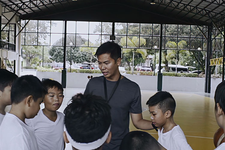 Basketball coach is Mang Inasal’s 2018 Gawad Pilipinoy’s new hero